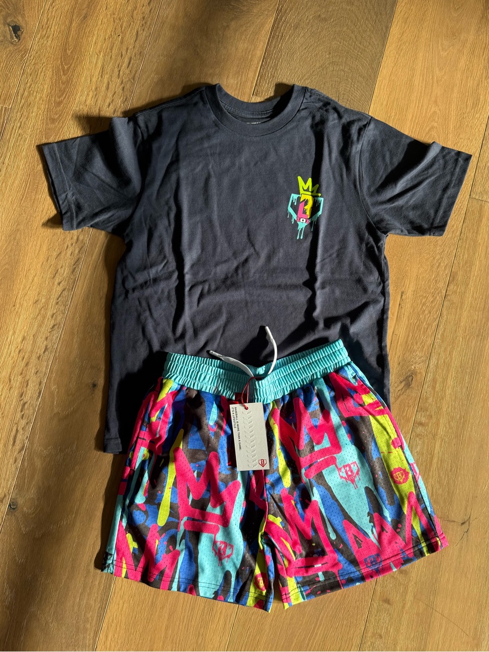 Baseball Lifestyle 101 - Graffiti Crown Shirt/Short Set - Youth - NEW WITH TAGS